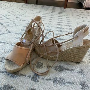 Dolce vita Linen/leather sandals. Size 9 1/2
